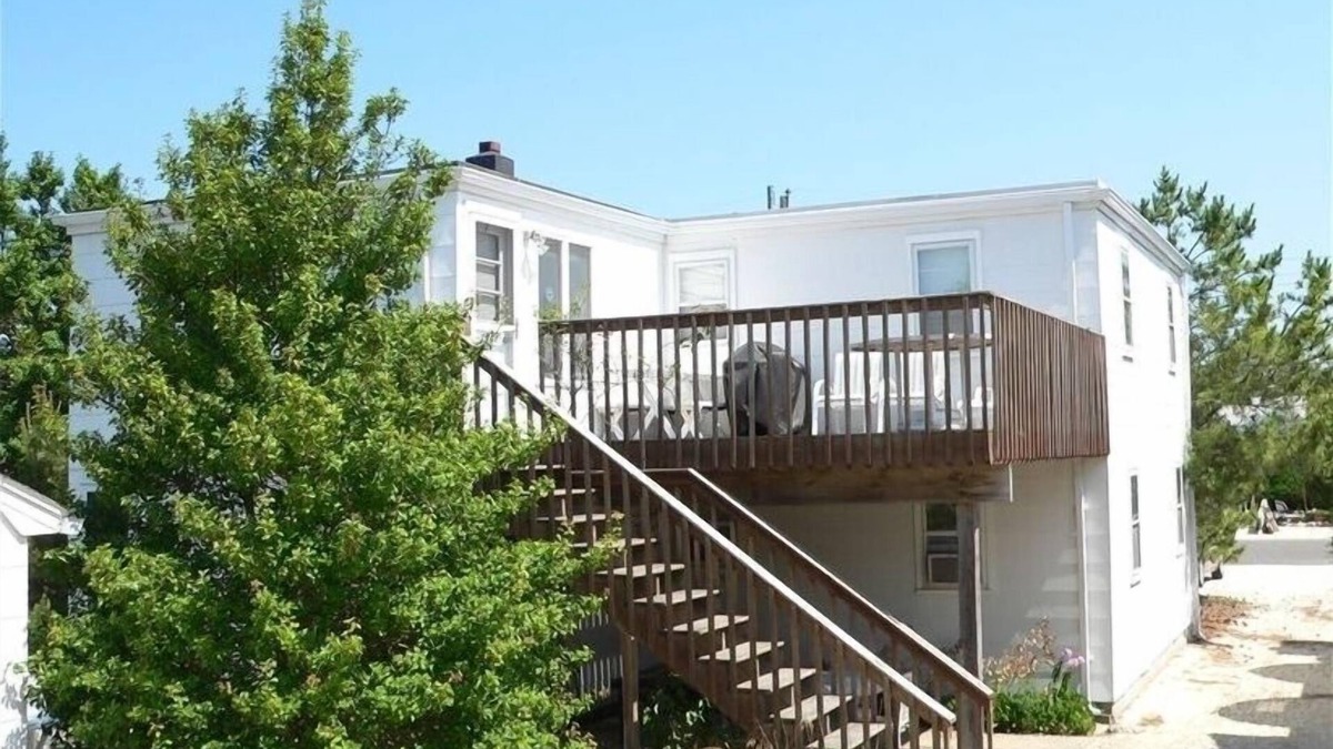 Beach Haven House | Part Of A Duplex 1-Block To Ocean+Bay Beaches, 2 Bedrooms, 1 Bathroom
