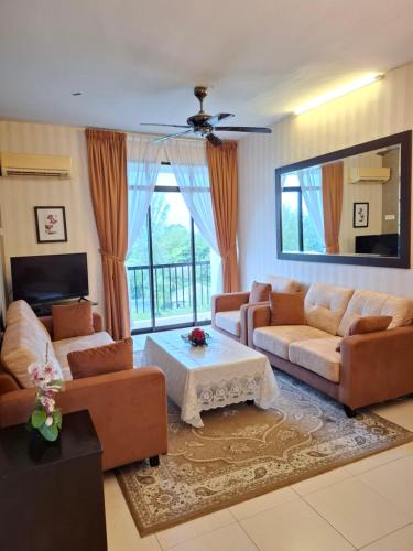 Batu Ferringhi Apartment | Partial Seaview with Wifi, Batu Ferringhi