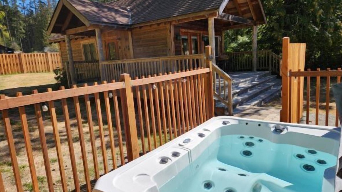 Eastsound Cabin | Partial View Cabin w/Hot Tub - 2 min walk to west-facing beach!