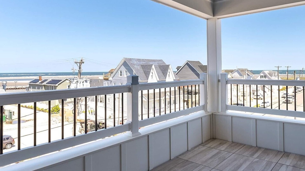 North Wildwood Apartment | Party Headquarters in the Middle of the Entertainment with the beach steps away!