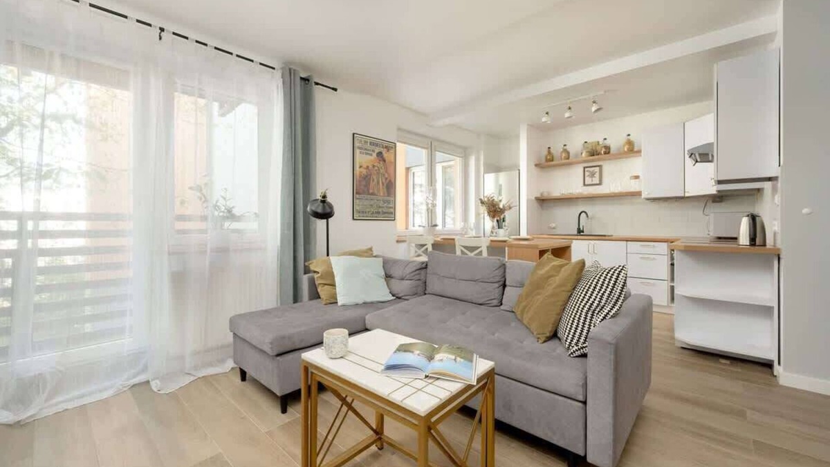 Krzyki Apartment | Partynicka 7A Wrocław | Cozy Apartment | 2 Balconies | Remote work | Pet friendl