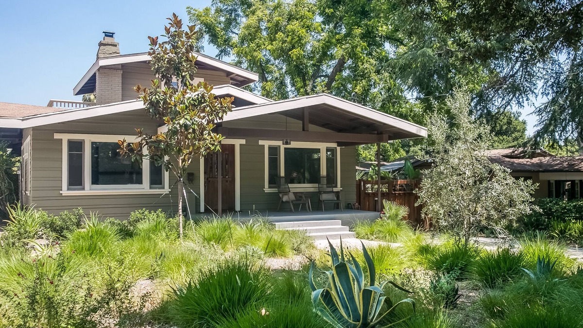 Bungalow Heaven House | Pasadena Bungalow in Historic Bungalow Heaven, 10 minutes from the Rose Bowl
