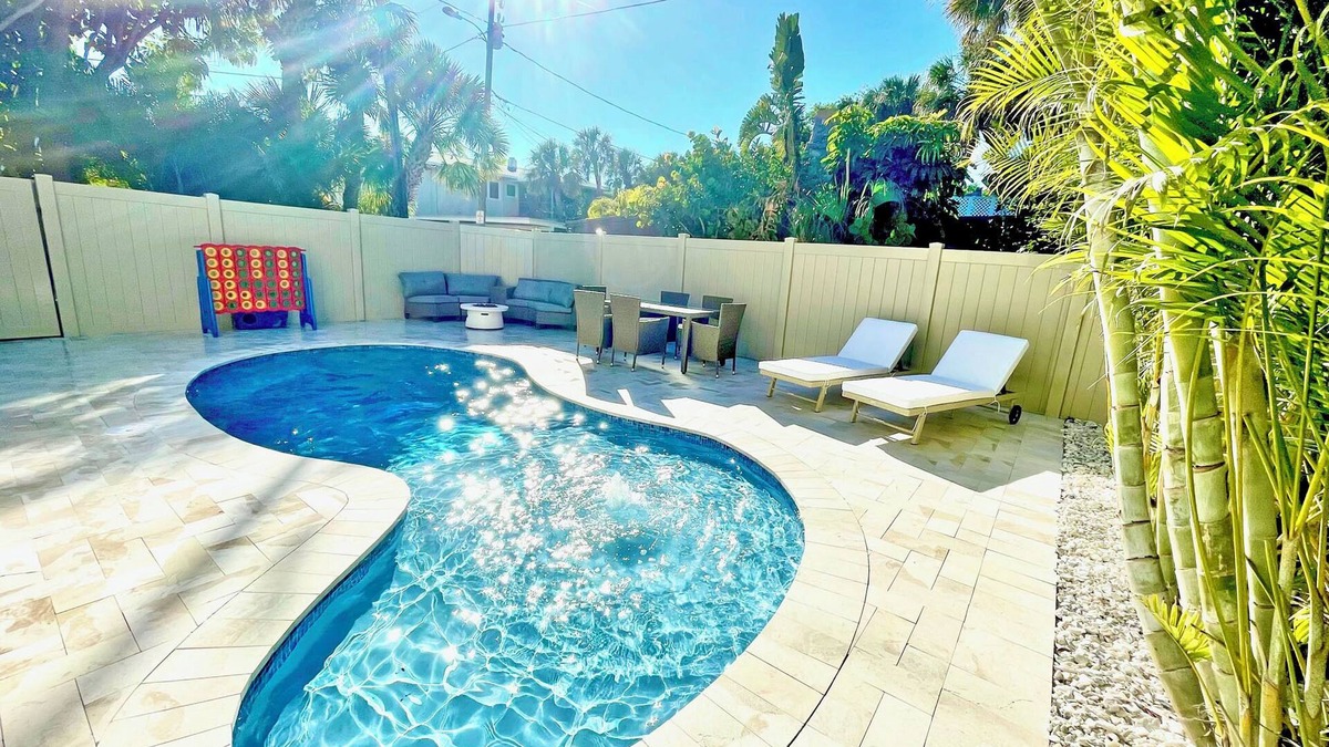 Pass-a-Grille House | Pass-A-Grille Luxury Pool Sleeps 10