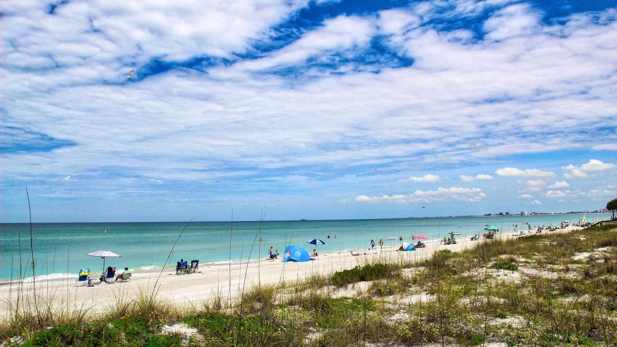 Pass-a-Grille Cabin | Pass-A-Grille St Pete Beach Bungalows Parking Wi-Fi
