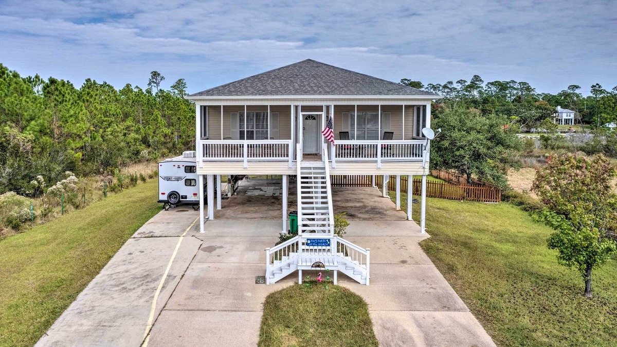 Henderson Point House | Pass Christian Home: Easy Access to Beaches!