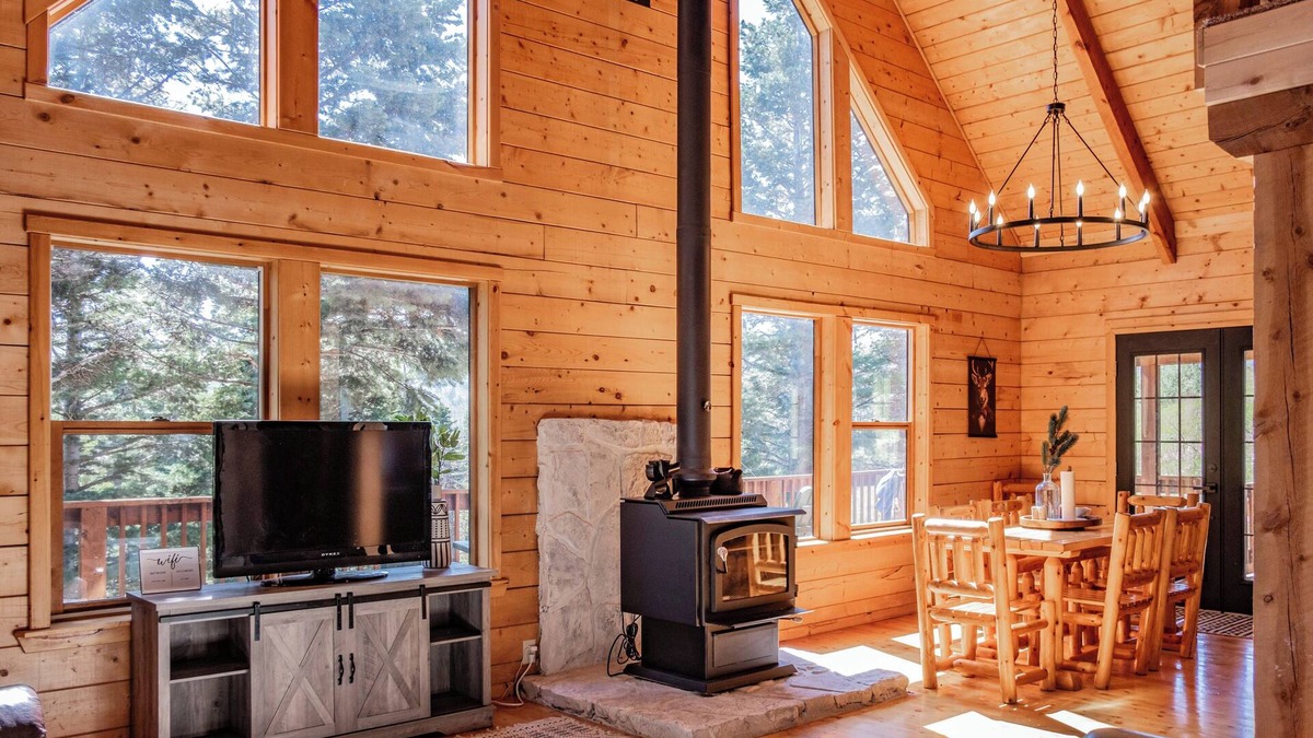 Red Wing Cabin | "Pass Creek Cabin" Luxe Log Home in the Mountains