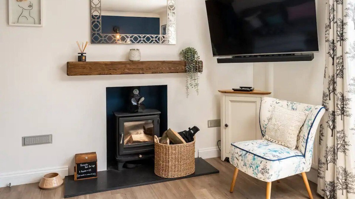Little Kimble House | Pass the Keys | Cute & Cosy Cottage | Chilterns