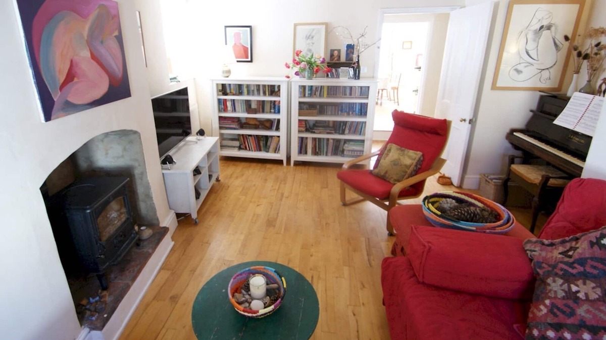 Bradninch House | Pass the Keys | Arts and Crafts style cottage in beautiful village