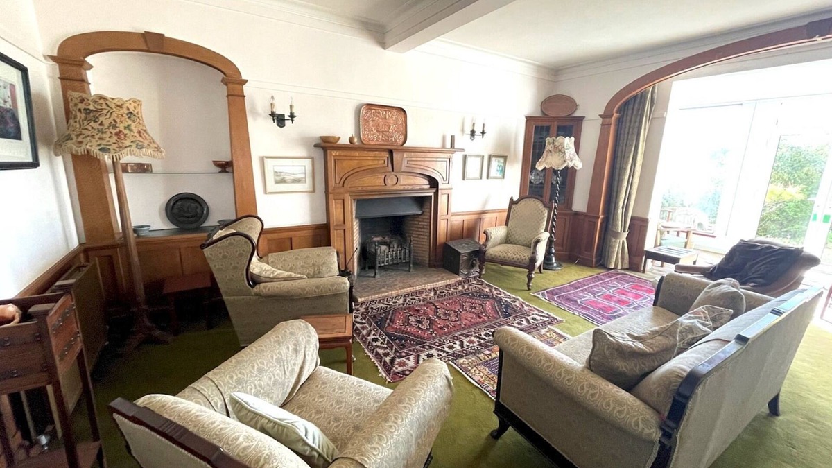 Kippford House | Pass the Keys | Beautiful 4BR Period Home With Spectacular Views