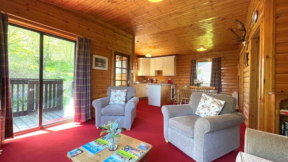 Sandyhills House | Pass the Keys | Beautiful Golf and Beach Lodge in Stunning Location