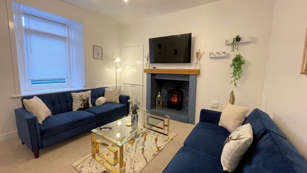Dumfries House | Pass the Keys | Beautifully Presented, Cosy Town Centre Cottage