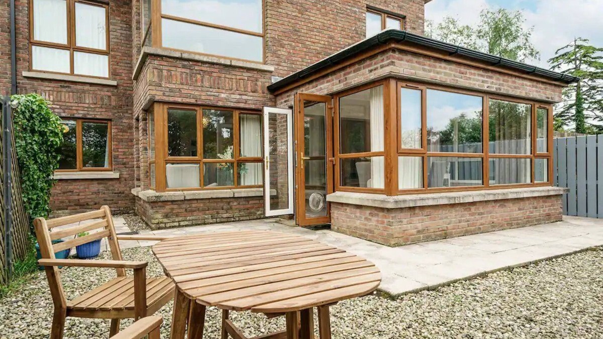 Holywood House | Pass the Keys | Beautiful 3 BR Retreat in the Holywood Hills