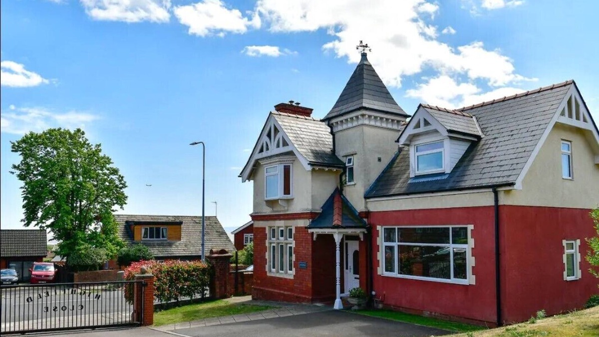 Barry House | Pass the Keys | Beautiful 4 Bedroom House with Sea Views and Parking