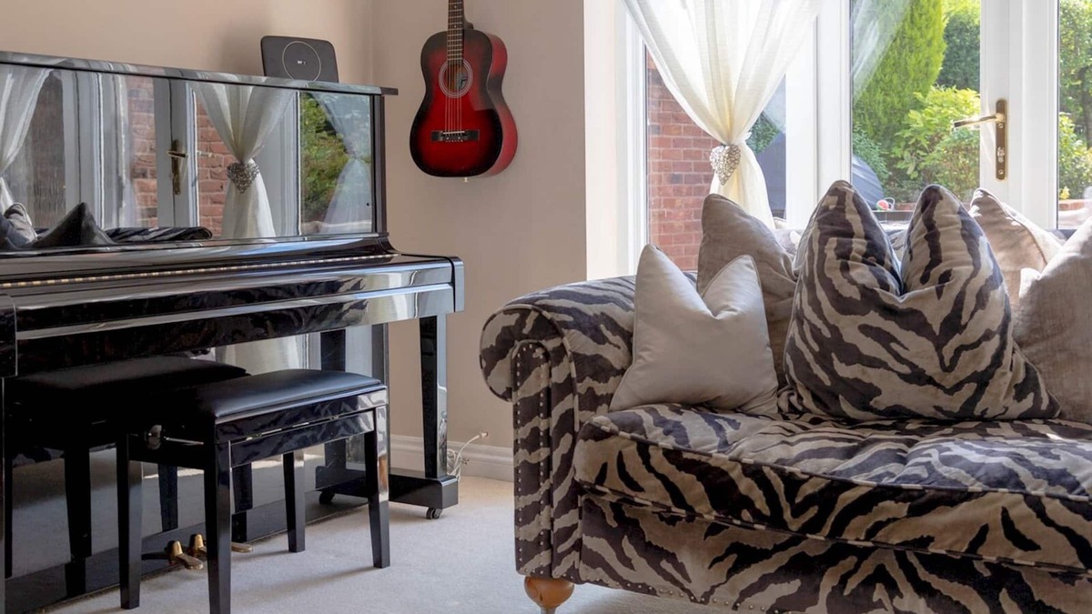 Hereford House | Pass the Keys | Charming Modern House