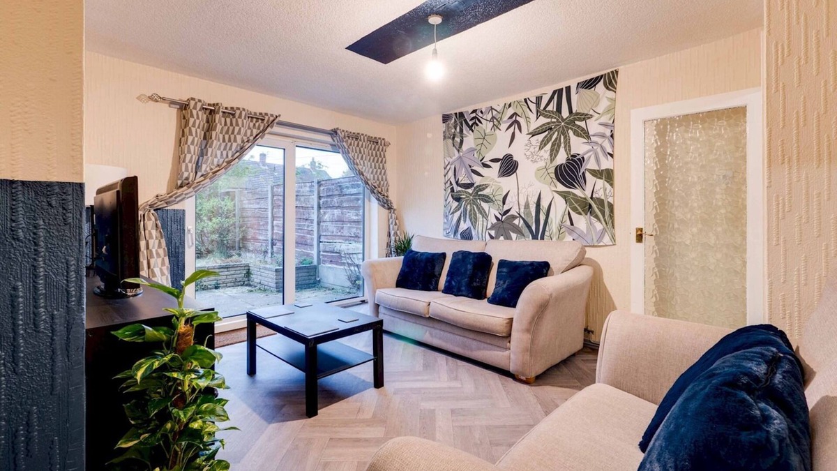 Whitefield House | Pass the Keys | Cheerful 2 bedroom home in Whitefield