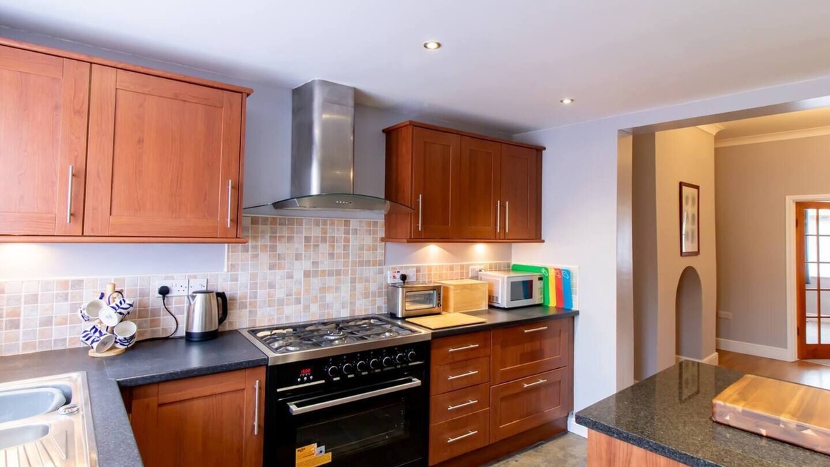 Ferryhill House | Pass the Keys | Church View
