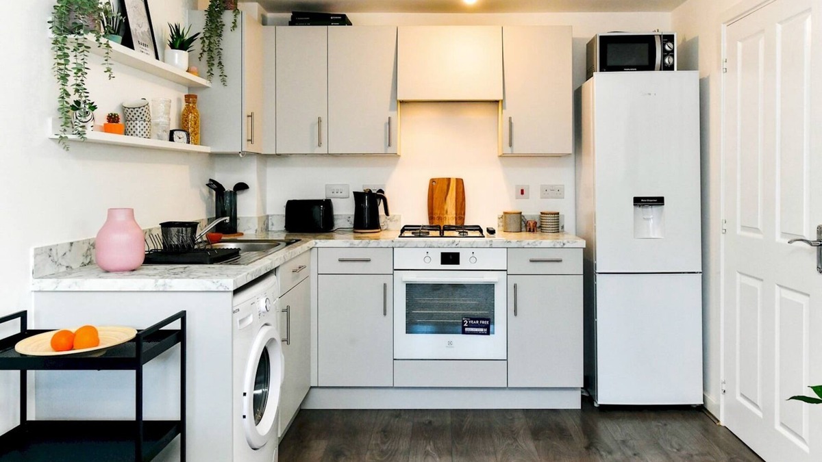 Barry Apartment | Pass the Keys | Cosy 2 Bedroom Apartment in Barry with Parking