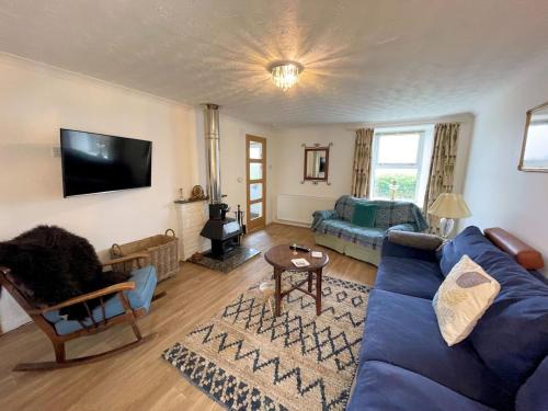 Wigtown House | Pass the Keys Cosy Spacious Cottage with Views and Garden