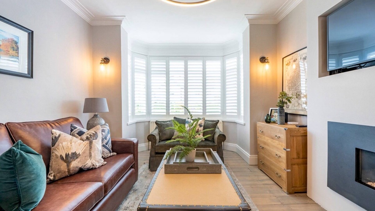 Belfast House | Pass the Keys | Exceptional Villa on Charming Tree-Lined Avenue