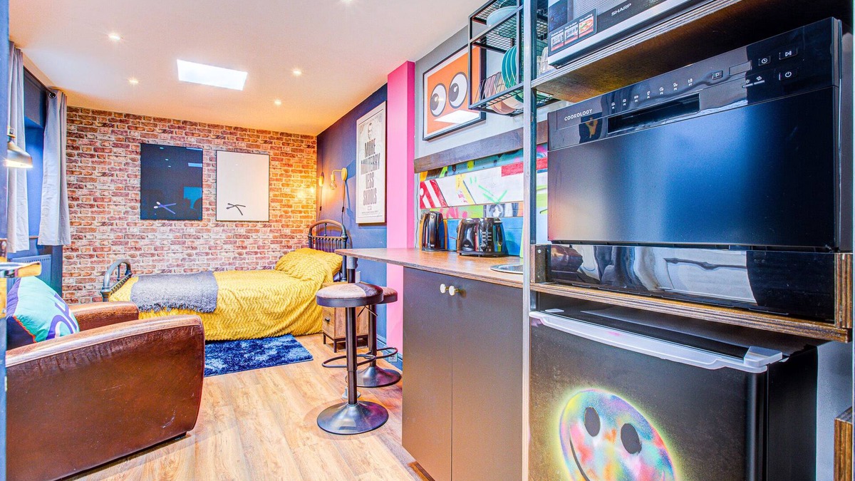 Westcliff-on-Sea Apartment | Pass the Keys | Cosy Studio flat near hospital
