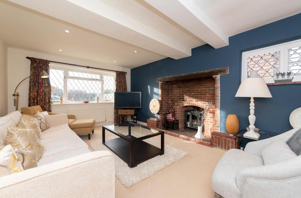 Henley House | Pass the Keys Luxurious Country House with Cinema Games Room