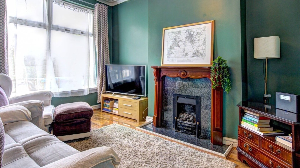 Levenshulme House | Pass the Keys | Modern Two Bedroom Home