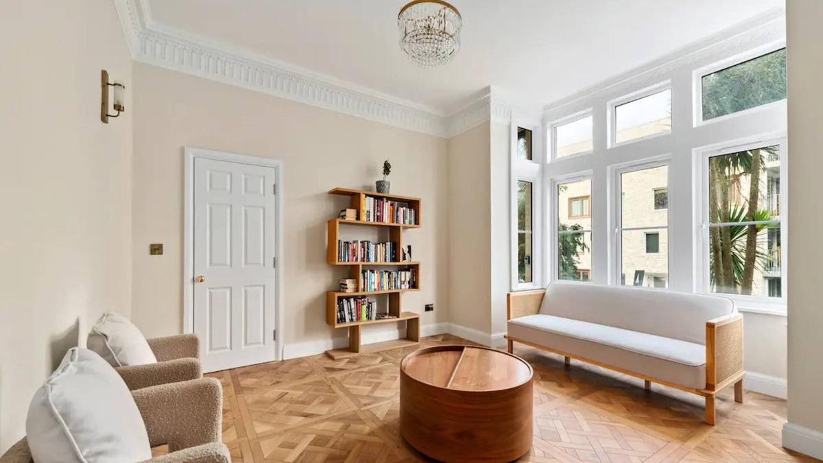 Knight's Hill House | Pass the Keys | Modern and luxury London house
