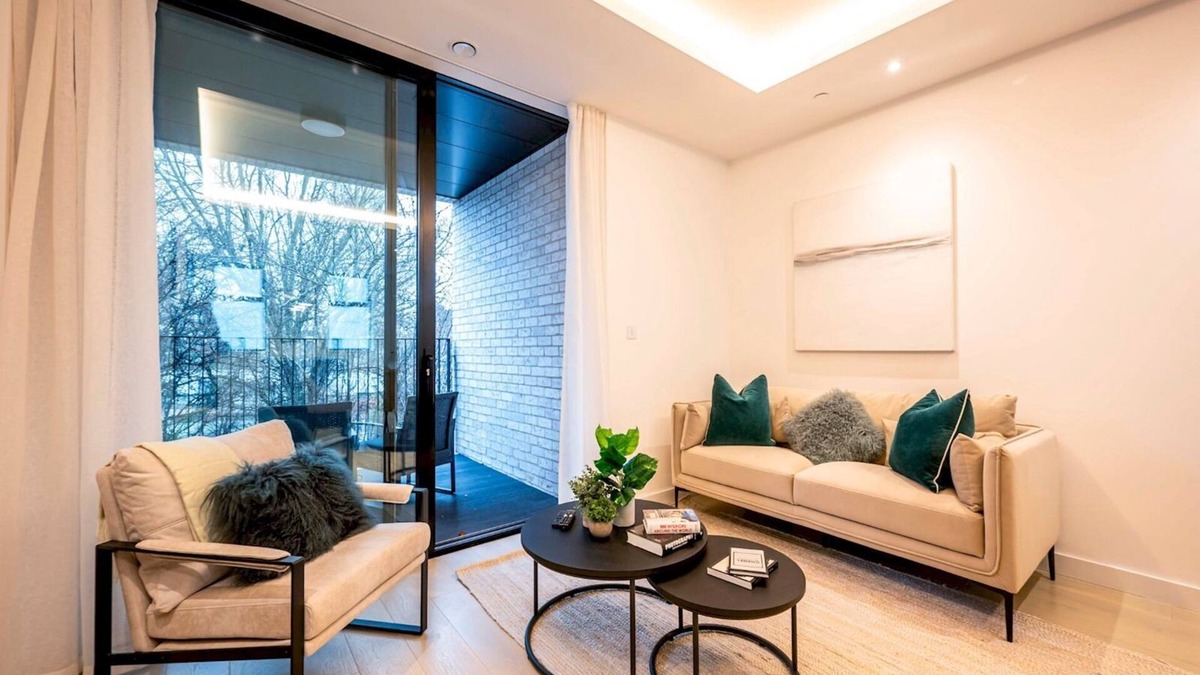 Hackney Downs Apartment | Pass the Keys | Modern Exuberance and Luxury at Lucent House