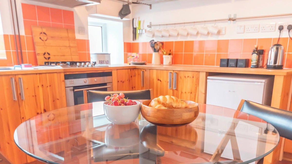 New Mills House | Pass the Keys | Pet & Cycle Friendly Garden Home in New Mills