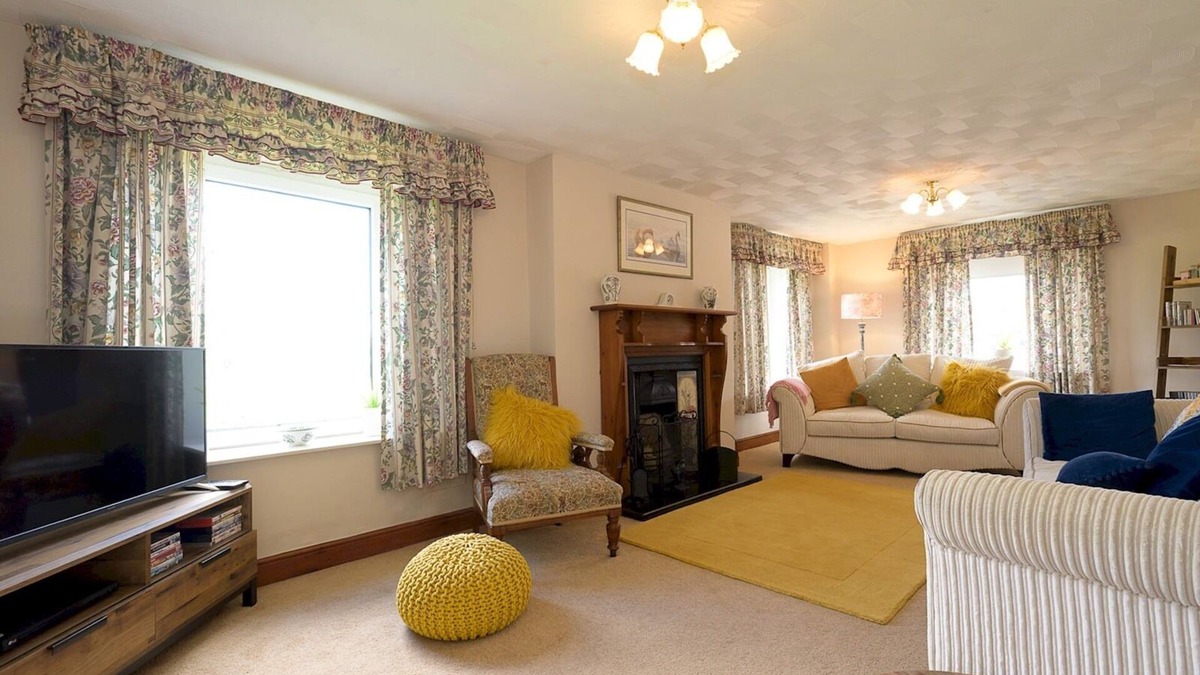 Merthyr Tydfil House | Pass the Keys | Porth Vaynor Farmhouse and Gardens