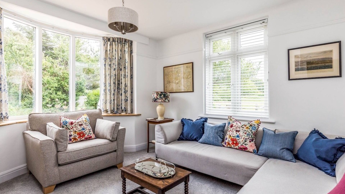 Birdham House | Pass the Keys | Pretty Three Bedroomed home near the Beach