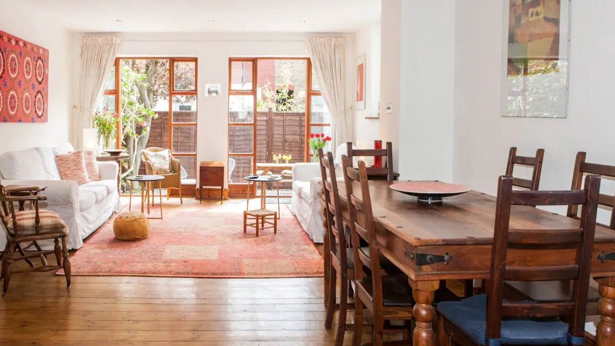 Earlsfield House | Pass the Keys | Quirky home & private garden