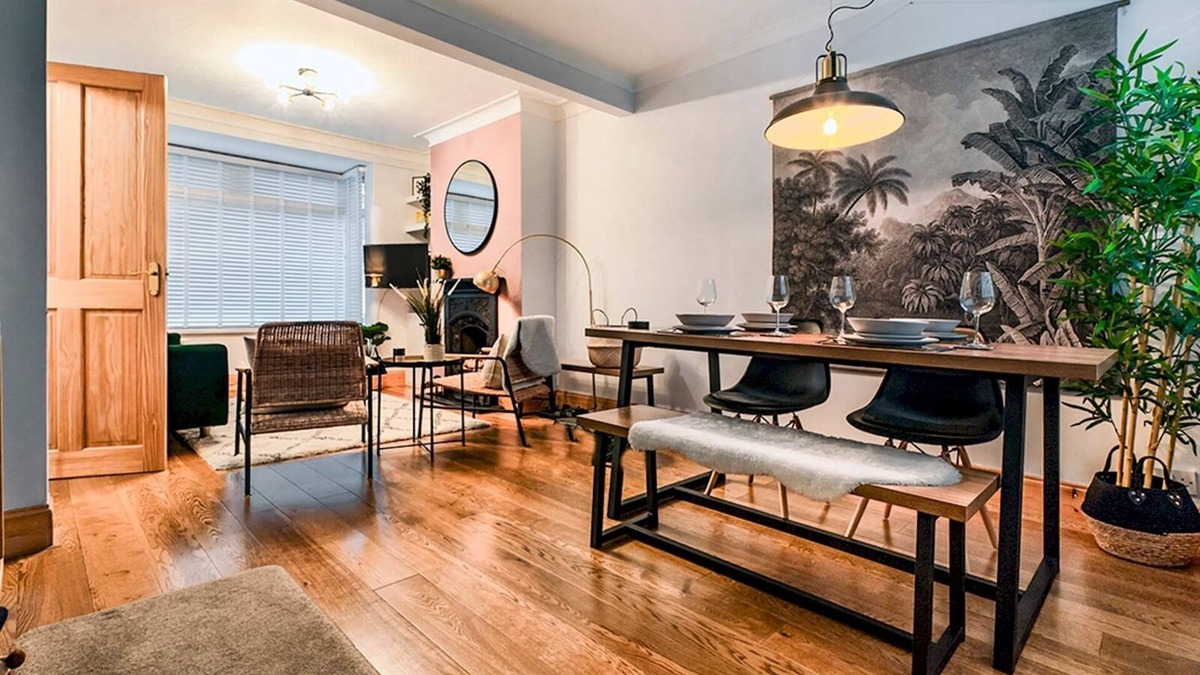 Belfast House | Pass the Keys | Stunning 2BR Townhouse in Belfast's Best Location!
