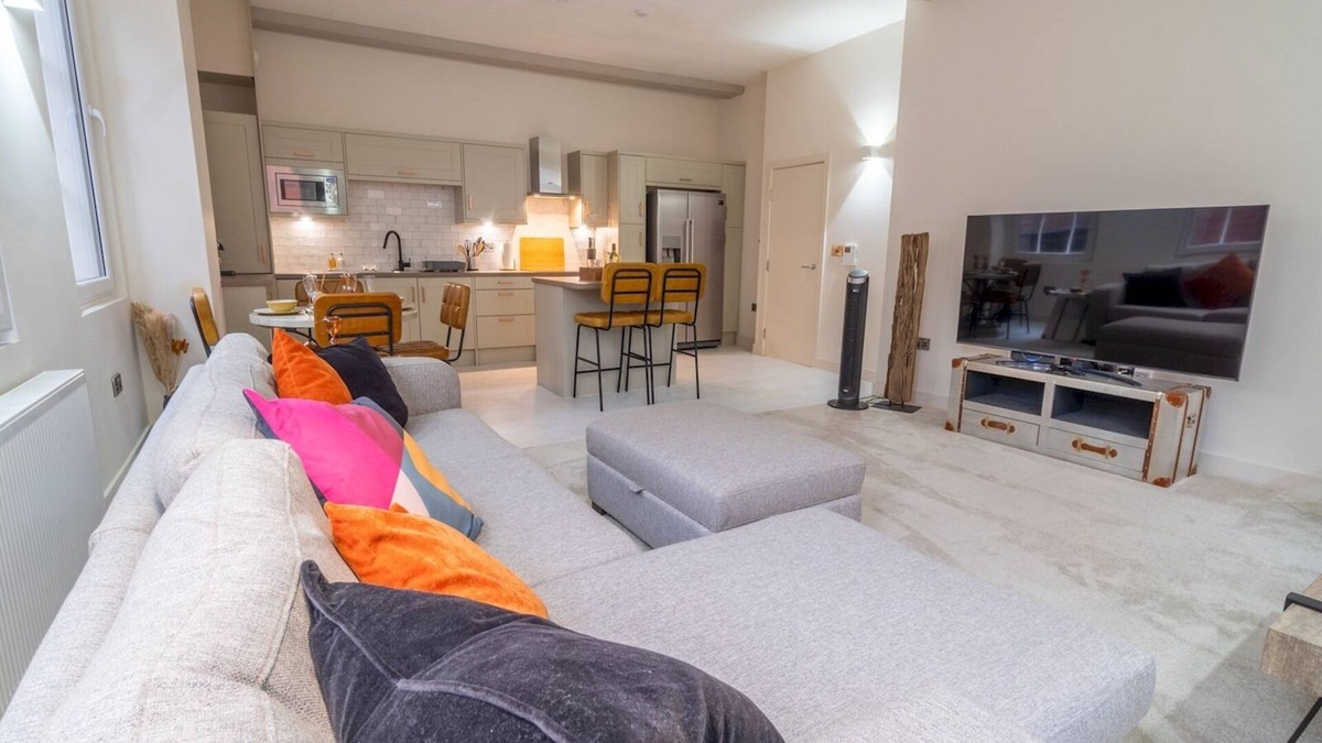 Nottingham City Centre Apartment | Pass the Keys | Stylish 2-Bed Apartment in Nottingham’s Heart & Soul