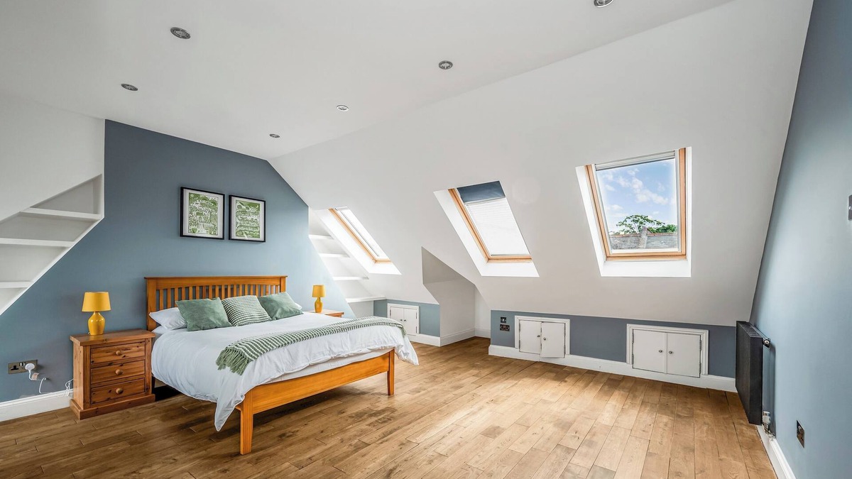 St. Leonard's House | Pass the Keys | Wonderful Six Bed Victorian Home in London