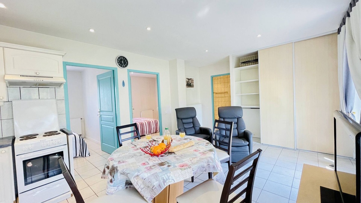 Forges-les-Bains Apartment | Pasteur: Charming 2-bedroom apartment close to the spa