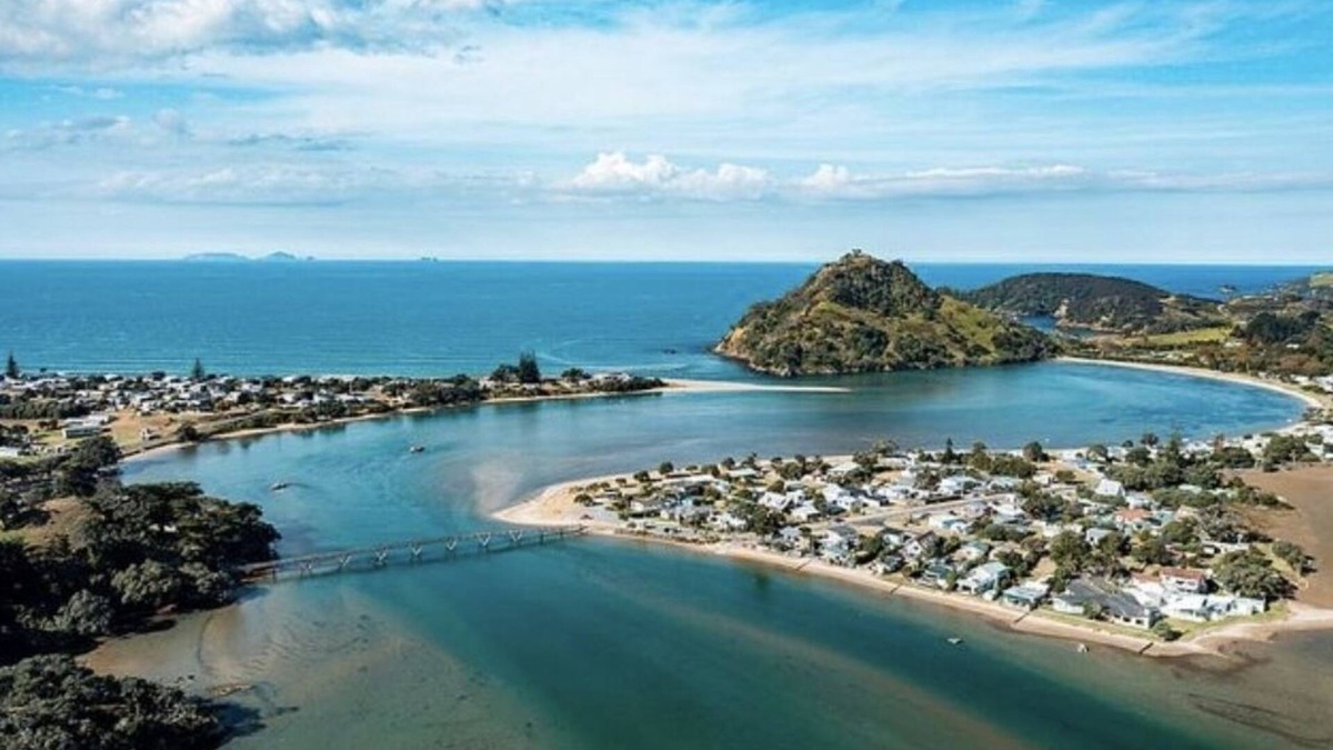 Pataua House | Pataua South Big Red Comfortable Family Beach Getaway