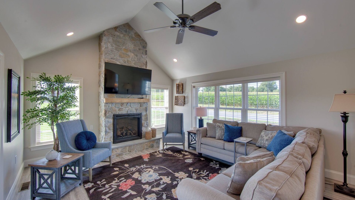 Gordonville House | Patio & Yard: Newly Built Retreat in Ronks!