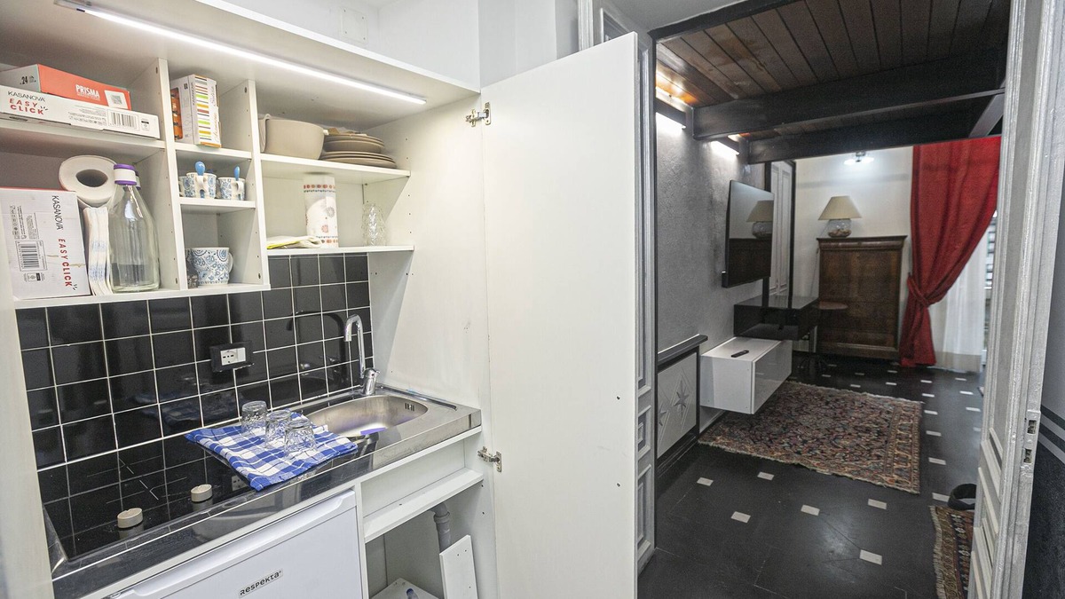 San Vincenzo Condo | PATRICIAN DWELLING IN THE CENTER OF GENOA