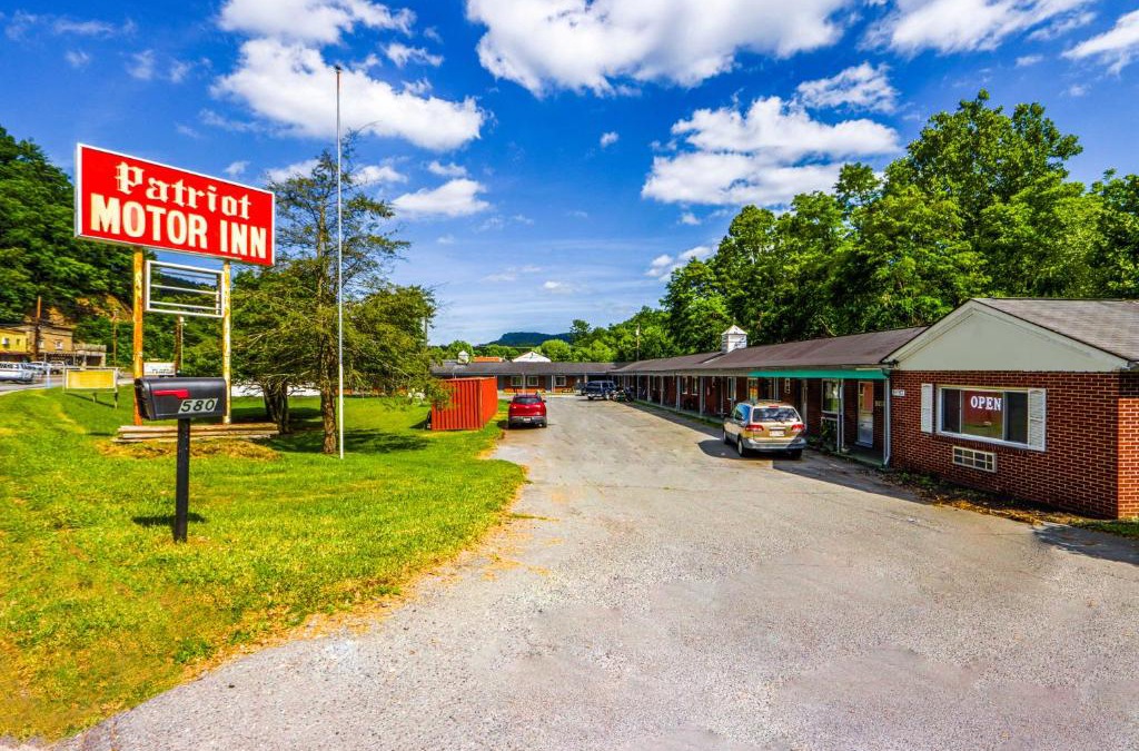 Blue Jay Hotel | Patriot Inn Motel Beaver WV, By OYO