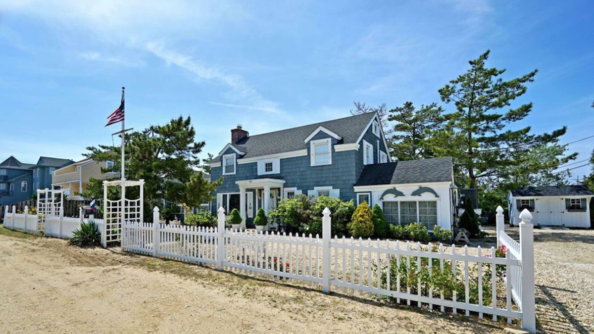 Mantoloking House | Patriot's Paradise - An Oasis just 72 steps from Private Beach + Hot Tub