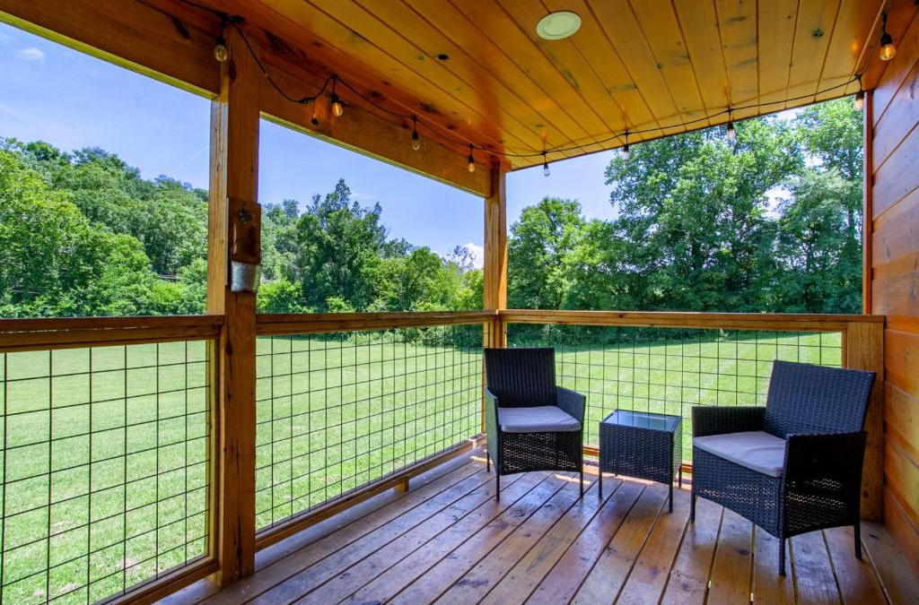 Sevierville House | Patriots Tiny Home w Hot Tub Fire Pit Grill