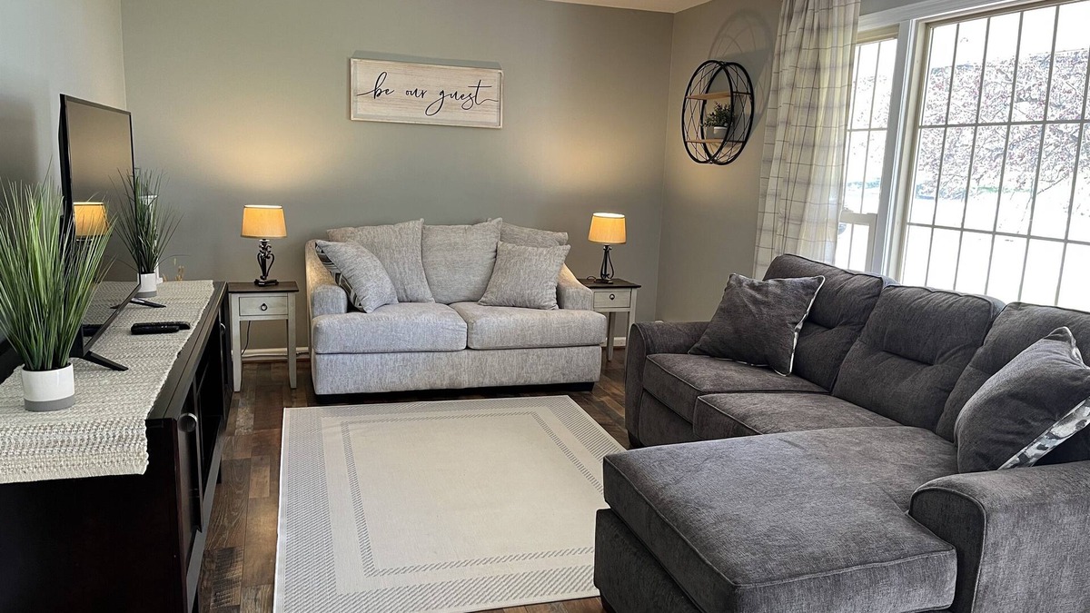 Oneonta House | Patten Place - Close to everything in Oneonta - clean, updated private home.