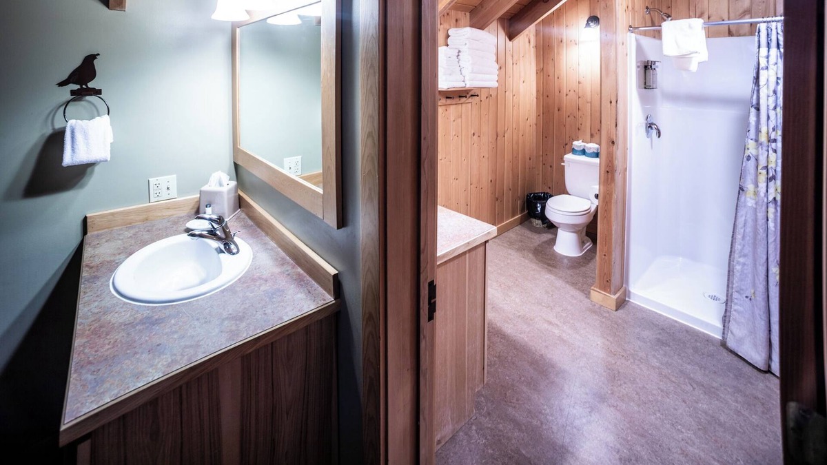 Winthrop House | Patterson Lake Cabin Grand Suite 3-Bdrm