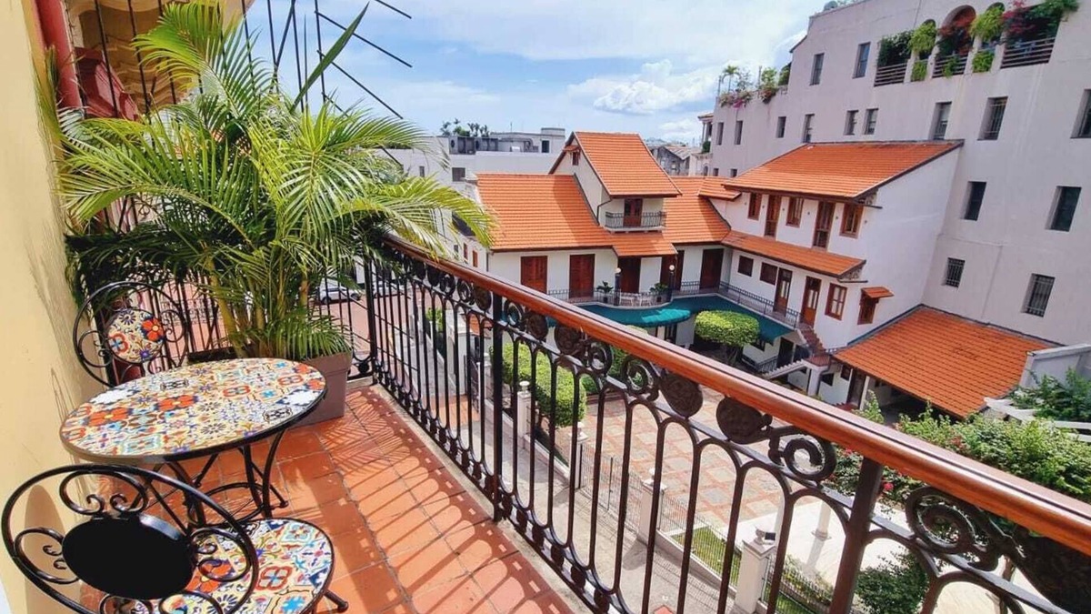 Casco Viejo Condo | Patty’s Stunning 2-Bdr Loft with Balcony in Historical Casco Viejo