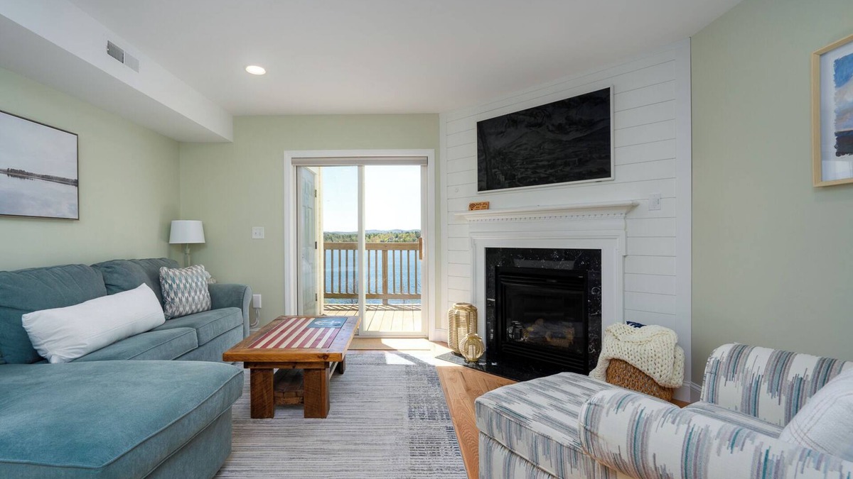 Laconia Condo | Paugus Bay Chalet: Renovated Condo with Prime Lake Winni Location!