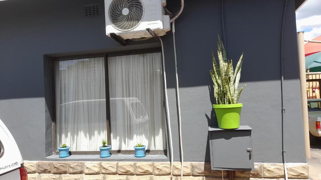 Brits House | Paul & Mollie's Guest House