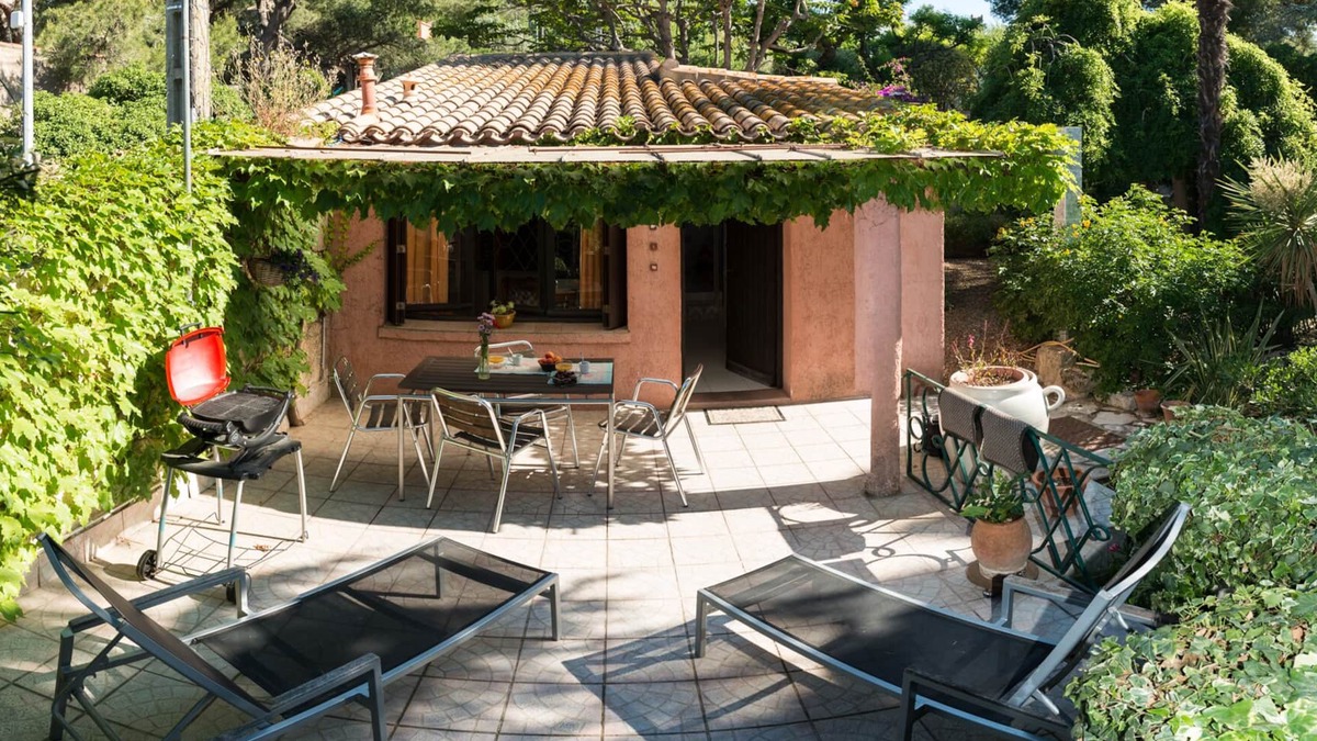 Sete House | Pavilion St Clair 'The Countryside by the water' + 2 bikes + Wifi!