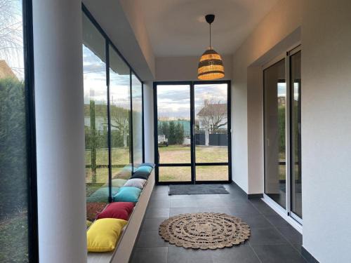 Brout-Vernet House | Pavillon rénové avec jardin arboré, proche centre-ville, véranda, parking, wifi, idéal familles - FR-1-489-417