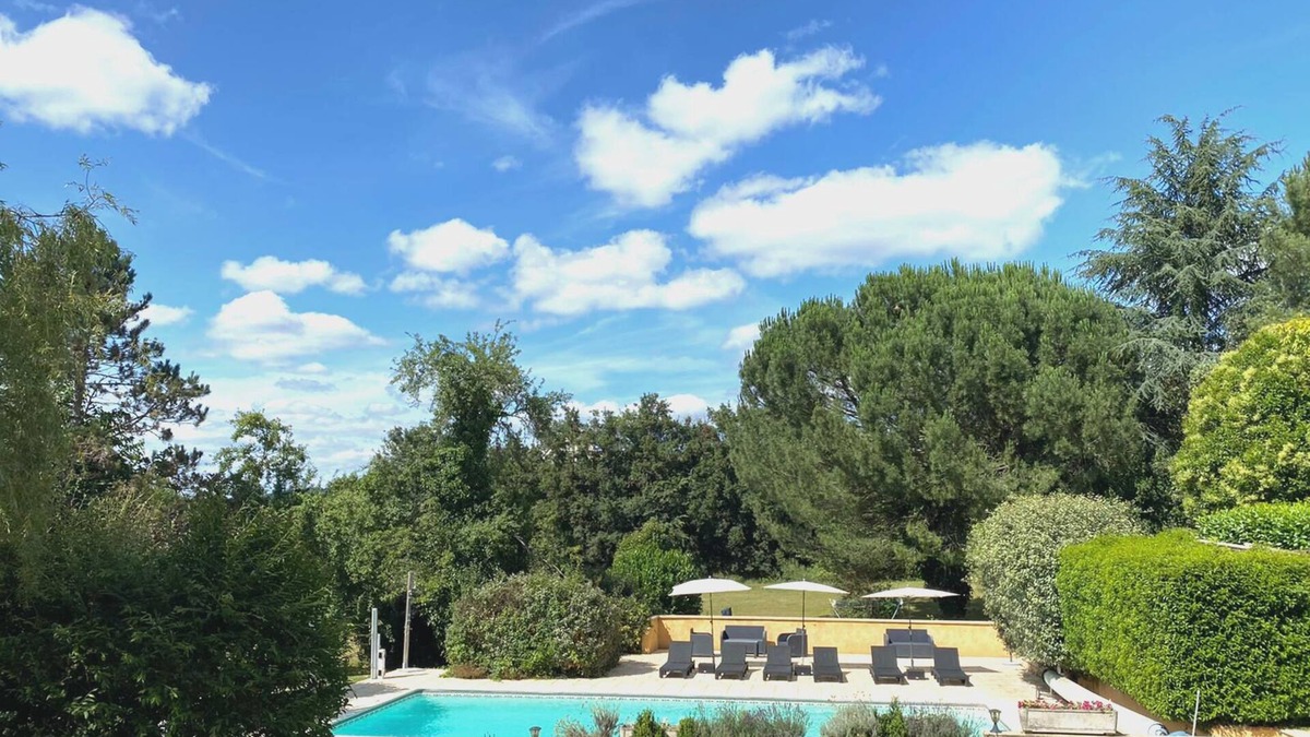 Berbiguieres House | Pavot Gite at Laugerie Basse Gites, with beautiful heated pool